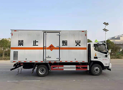 通海口镇爆破器材运输车
